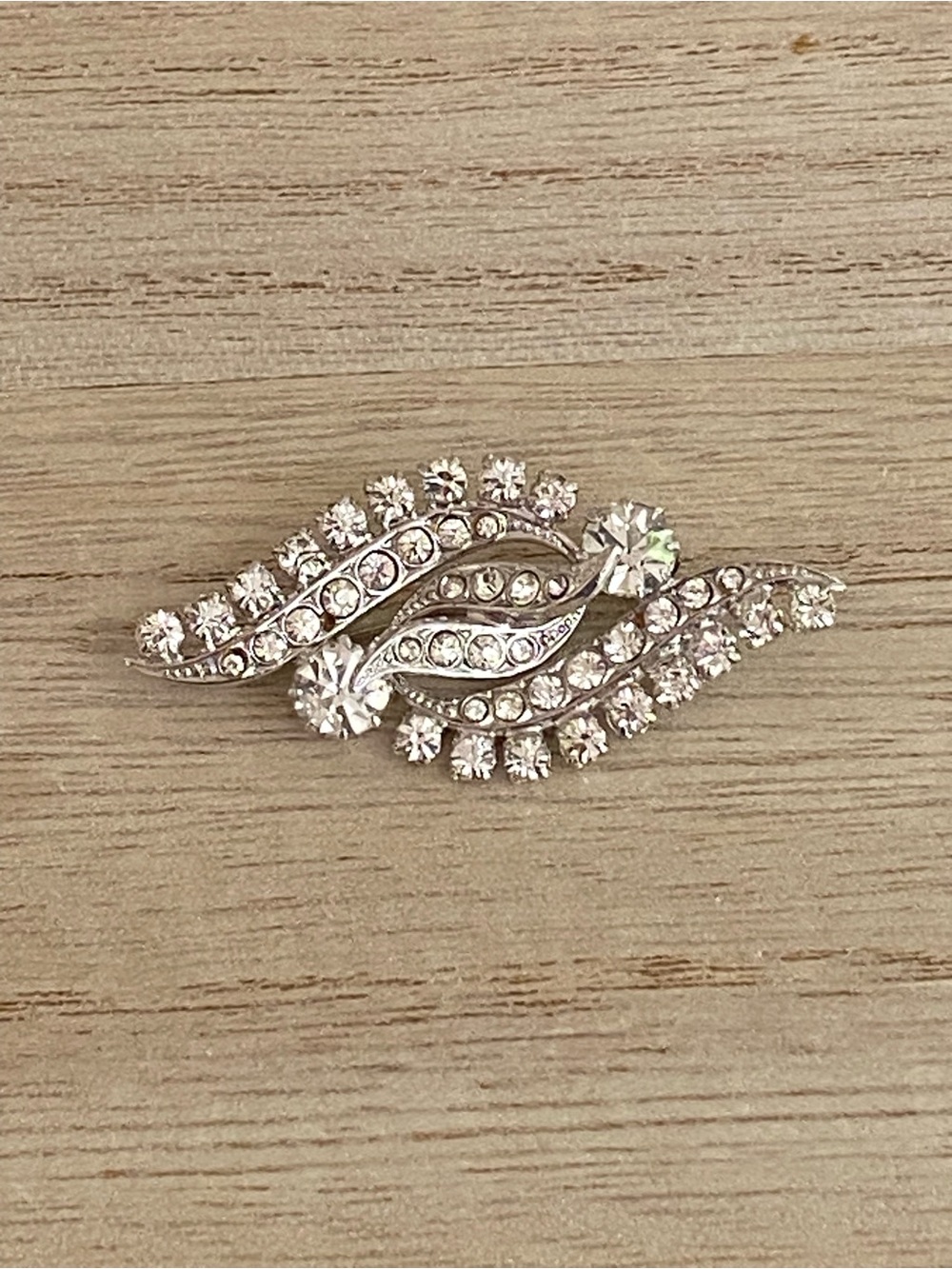 Vintage 1950s Silver Tone Wispy Wing Brooch - Crown & Prong Set Rhinestones